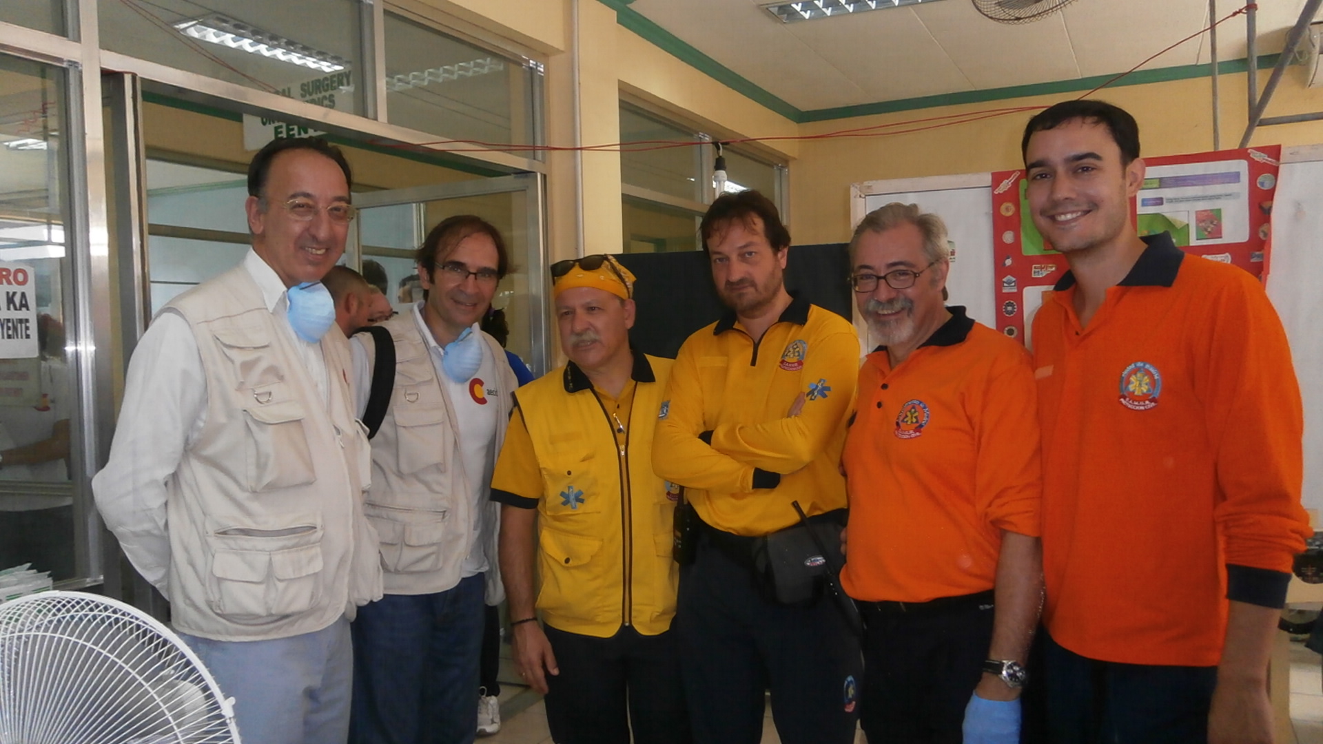 equipo de SAMUR con médicos internacionales